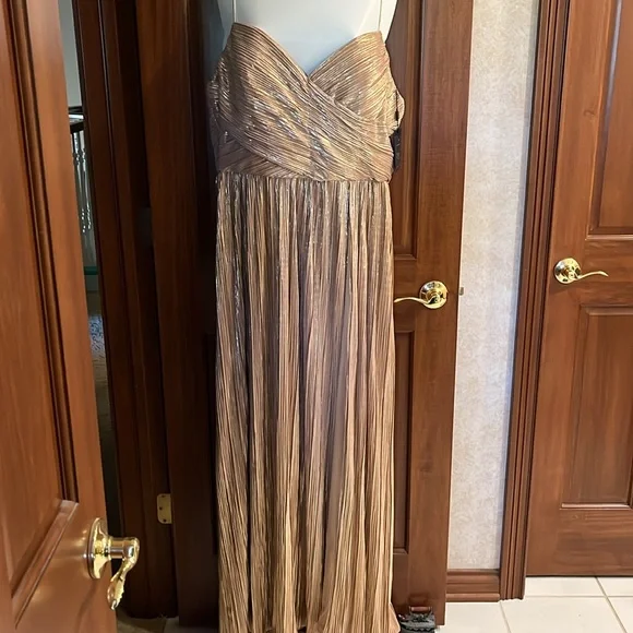 NWT Mac Duggal Metallic Ruched A-Line Gown Size 16 - Picture 2 of 16